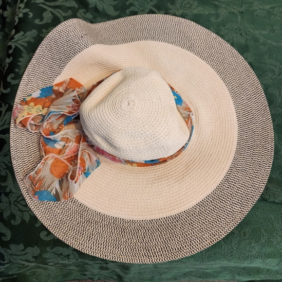 Large Wide Brim Oversized Soft Sun Hat Dominican Republic Outdoor Beach Resort - Picture 3 of 7